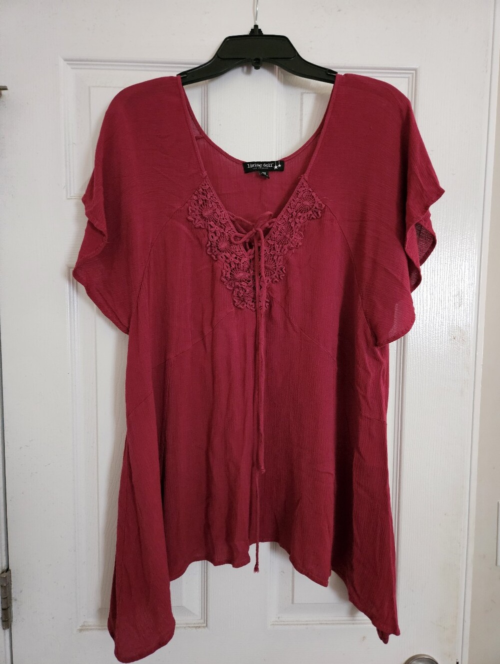 living doll Rose Lace-Front Peasant Tunic